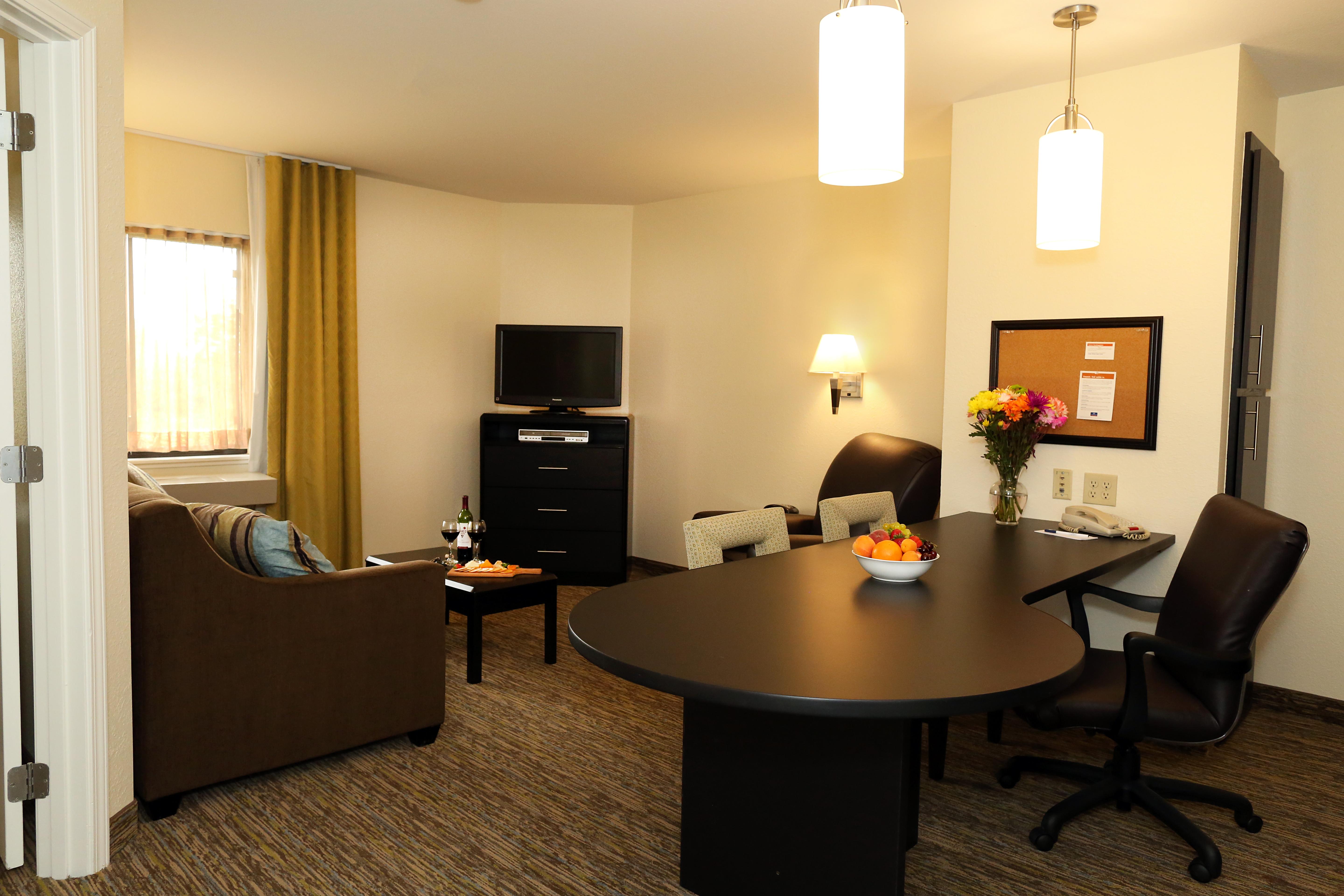 Candlewood Suites East Lansing By Ihg Ngoại thất bức ảnh