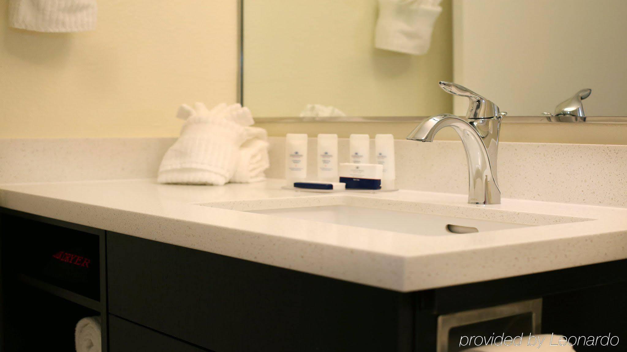 Candlewood Suites East Lansing By Ihg Ngoại thất bức ảnh